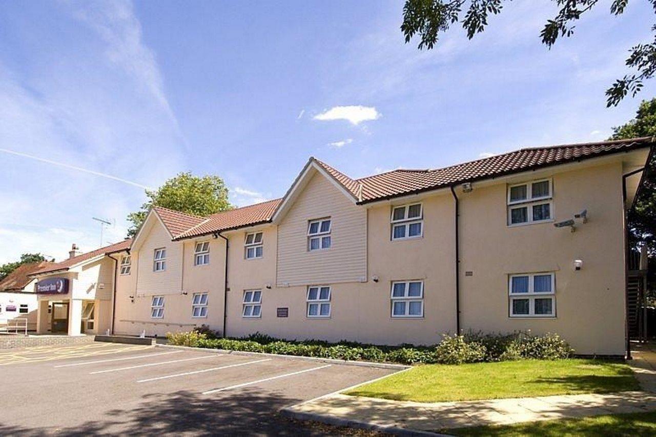 Premier Inn Bracknell Exterior photo